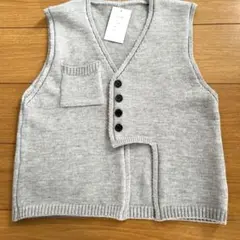 グレー ニットベスト Vネック ボタン付き