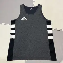 adidas グレー ストライプ タンクトップ