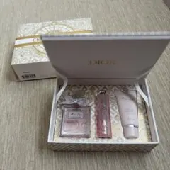 Christian Dior クリスマスコフレ セット ブルーミングブーケ - メルカリ