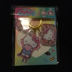 サンリオキャラクター　胸キュンメモリーズ　3連アクリルキーホルダー　ハローキティ