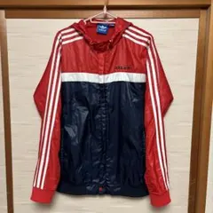 アディダスオリジナルス　フード付きナイロンジャケット