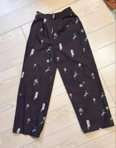 【未使用タグ付き】Saltarse ブラック　花柄 パンツ