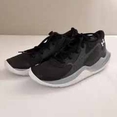 アンダーアーマー バッシュ 24cm 黒 軽量 部活 体育館 シューズ