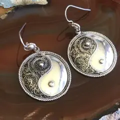 Item thumbnail for item ede8fe98-1d00-4a02-959b-25d0092859d4