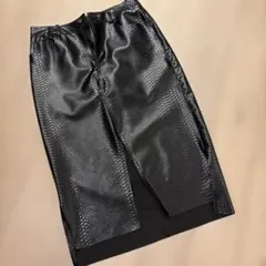 黒 合成皮革 ヘビ柄 タイトスカート