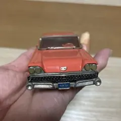オレンジ色のFairlaneミニカー