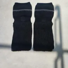 ブラックニットレッグウォーマー