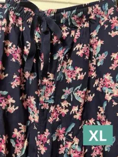 未使用品　UNIQLO リラコ 花柄　XLサイズ　ネイビー　ポケット付き