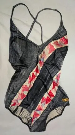 T*n様 ①レディースワンピース水着 ハイネック 黒と赤のストライプ L サイズ