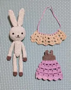 ウサギのあみぐるみ