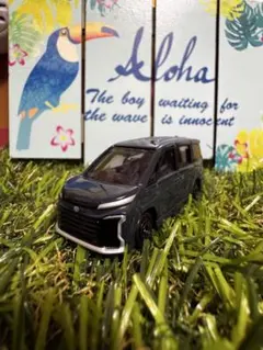 トミカ　トヨタ　VOXY