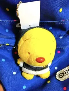 イエローのぬいぐるみ キーホルダー付き　くまのプーさん　ディズニー　冬服