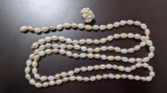 パールロングネックレス