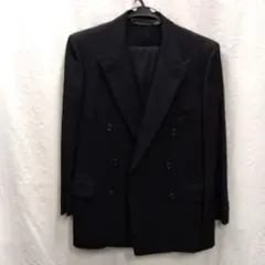 f302　ブラックフォーマル ダブルブレストスーツ　礼服　ネームの刺繍あり