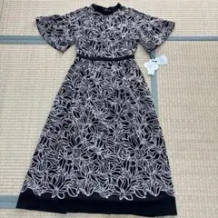 新品 リリーブラウン　刺繍入りブラックワンピース サイズ0