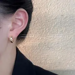 ゴールド キルティングピアス フープピアス 小ぶり ココクラッシュ風