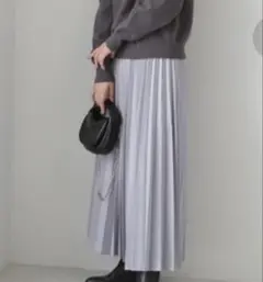 ナチュラルビューティベーシック　プリーツスカート　ライトグレーM
