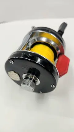 ABU Ambassadeur 5600C 赤ベロ 76年　中古品のサムネイル