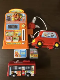 アンパンマン車セット（ガソリンスタンド、路線バス）早い者勝ち❤︎