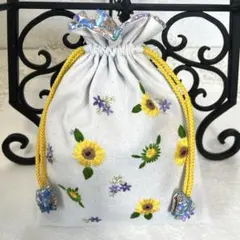 ポーチ＊手刺繍＊ハンドメイド＊巾着のサムネイル