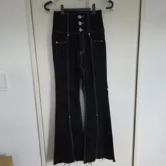 GYDA H/Wボタンスリットフレアカラーパンツ ブラックです。