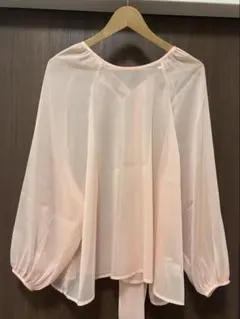 GeeRA バックボリュームシアーブラウス　Mのサムネイル