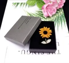 スワロフスキージルコンひまわりブローチ素敵な花コサージュ結婚式卒業式入学式胸飾り