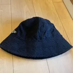 NEW ERA バケットハット ブラック 刺繍柄
