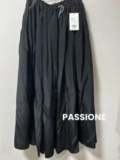 新品タグ付　PASSIONE パシオーネ　ロングスカート　ブラックのサムネイル