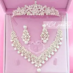 3点セット ピアスネックレスティアラブライダルアクセサリーパール大きめイヤリング