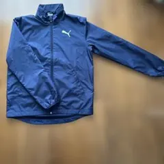 美品　PUMA Sサイズ　ウィンドブレーカー　紺色