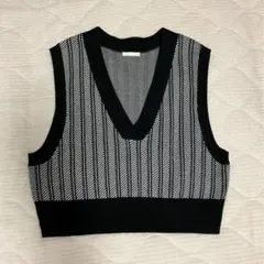 GU 黒と白のストライプ Vネックニットベスト Sサイズ