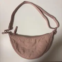 ユニクロ　ラウンドミニショルダーバッグのサムネイル
