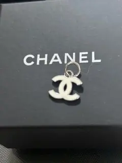 正規 未使用】CHANELココマーク黒色スクエアチャーム/ネックレス 