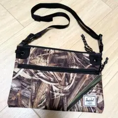 Herschel Supply サコッシュ リアルツリー柄のサムネイル
