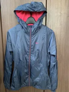 Nike フード付きウィンドブレーカー S グレー/ピンク　レディースSサイズ