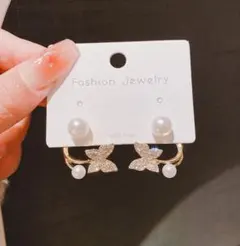 ピアス　ゴールド　パール　蝶々 ♥️いいね割♥️おしゃれ　真珠　レディース