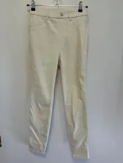 UNIQLO ベージュ スキニーパンツ ストレッチ素材