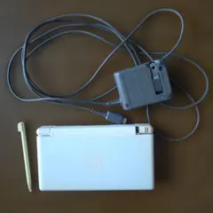 【ジャンク品】ニンテンド-DS LITE　充電器　タッチペン付きのサムネイル