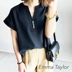 Emma Taylor イージーケアパール釦キーネックブラウス　ブラックのサムネイル