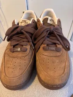 Nike Air Force 1 ブラウン スニーカー