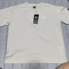 【新品タグ付き‼️】Reebok 半袖Tシャツ M アイスグレー