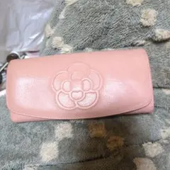 ピンク 花のエンボス加工 長財布CLATHAS