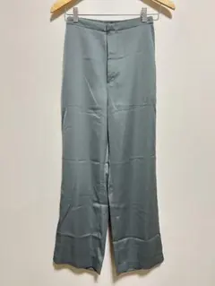 ユニクロ　サテンリラックスストレートパンツ　グリーン　M