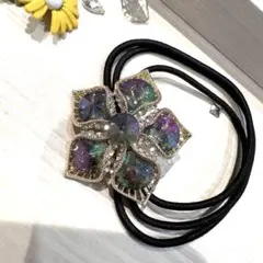 特価★⭐︎ヘアゴム445の2キラキラ大粒ストーン可愛いお花合金ビジューヘアゴム紫緑