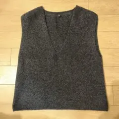 美品♡UNIQLO ユニクロ 3DスフレヤーンVネックベスト ニットベスト S