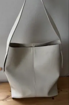 【匿名配送】ADAM ET ROPE 軽量シュリンクワンハンドルバッグのサムネイル