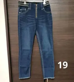 Item thumbnail for item 34af314a-07aa-419f-8874-73259558d4cc