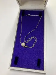 シンプルなパールネックレス