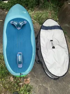 ウィンドサーフボード　Futura 122 フィン、ボードケース付き ウィンドサーフボード Futura 122 フィン、ボードケース付き